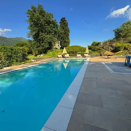 The Comfortable House With Big Pool In The Center Of Ferienhaus *