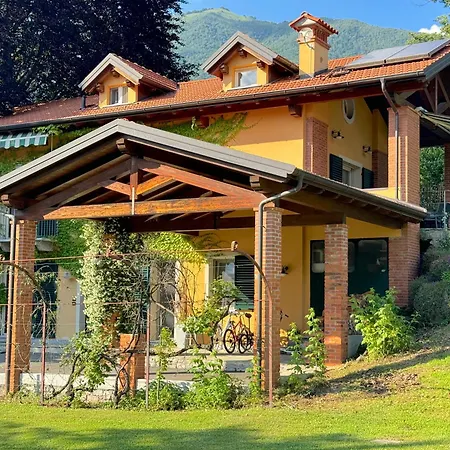 The Comfortable House With Big Pool In The Center Of