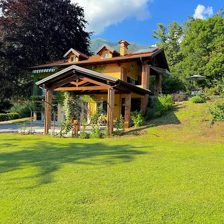 The Comfortable House With Big Pool In The Center Of
