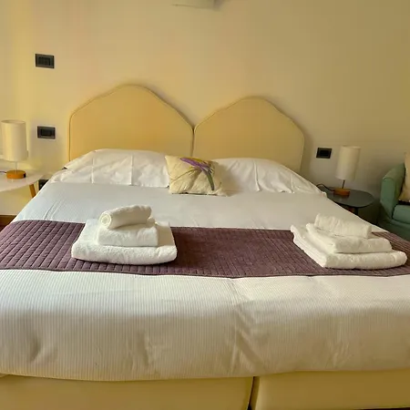 Hébergement de vacances The Comfortable House With Big Pool In The Center Of *